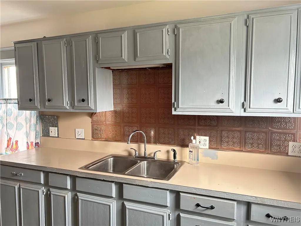 12 West Ave, Attica, New York 14011, Attica, New York 14011, 4 Bedrooms Bedrooms, 11 Rooms Rooms,1 BathroomBathrooms,Residential,For Sale,12 West Ave, Attica, New York 14011,B1598767