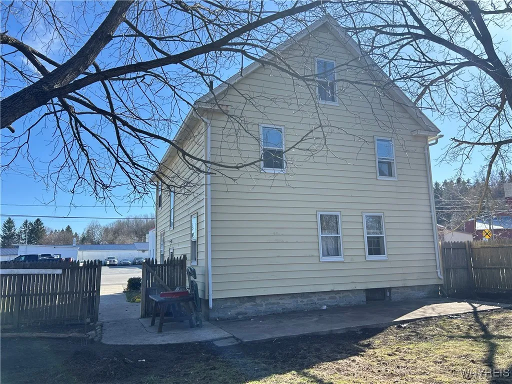12 West Ave, Attica, New York 14011, Attica, New York 14011, 4 Bedrooms Bedrooms, 11 Rooms Rooms,1 BathroomBathrooms,Residential,For Sale,12 West Ave, Attica, New York 14011,B1598767