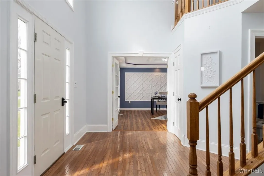2 story foyer