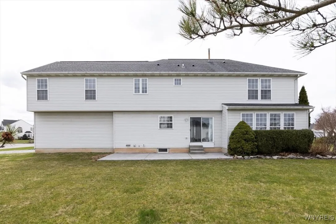 5689 Field Brook Drive, Clarence, New York 14051, Clarence, New York 14051, 4 Bedrooms Bedrooms, 8 Rooms Rooms,2 BathroomsBathrooms,Residential,Closed,5689 Field Brook Drive, Clarence, New York 14051,0,B1598855