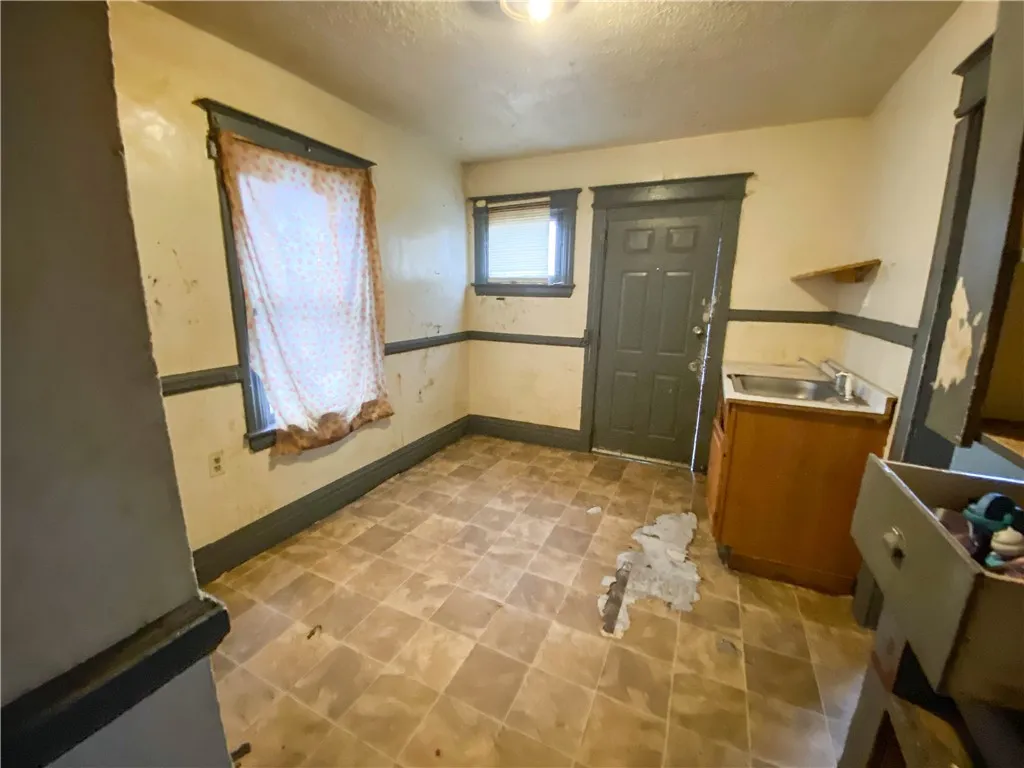 18 Superior Terrace, Rochester, New York 14611, Rochester, New York 14611, 3 Bedrooms Bedrooms, 6 Rooms Rooms,1 BathroomBathrooms,Residential,Closed,18 Superior Terrace, Rochester, New York 14611,0,R1598881