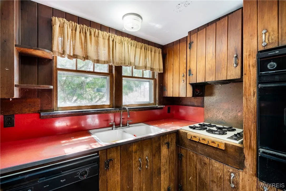 5710 Kraus Road, Clarence, New York 14031, Clarence, New York 14031, 3 Bedrooms Bedrooms, 6 Rooms Rooms,1 BathroomBathrooms,Residential,Closed,5710 Kraus Road, Clarence, New York 14031,0,B1597194