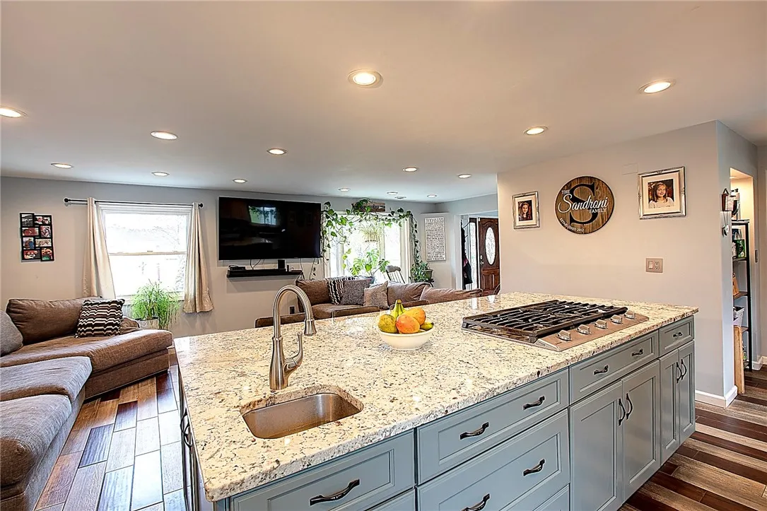 718 White Springs Drive, Geneva-town, New York 144, Geneva Town, New York 14456, 3 Bedrooms Bedrooms, 8 Rooms Rooms,2 BathroomsBathrooms,Residential,Closed,718 White Springs Drive, Geneva-town, New York 144,R1598910