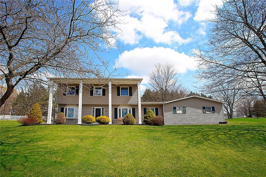 718 White Springs Drive, Geneva-town, New York 144, Geneva Town, New York 14456, 3 Bedrooms Bedrooms, 8 Rooms Rooms,2 BathroomsBathrooms,Residential,Closed,718 White Springs Drive, Geneva-town, New York 144,R1598910