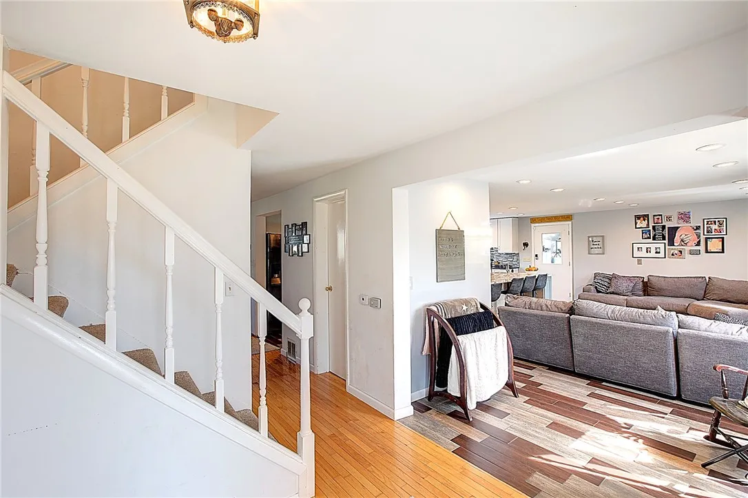 718 White Springs Drive, Geneva-town, New York 144, Geneva Town, New York 14456, 3 Bedrooms Bedrooms, 8 Rooms Rooms,2 BathroomsBathrooms,Residential,Closed,718 White Springs Drive, Geneva-town, New York 144,R1598910