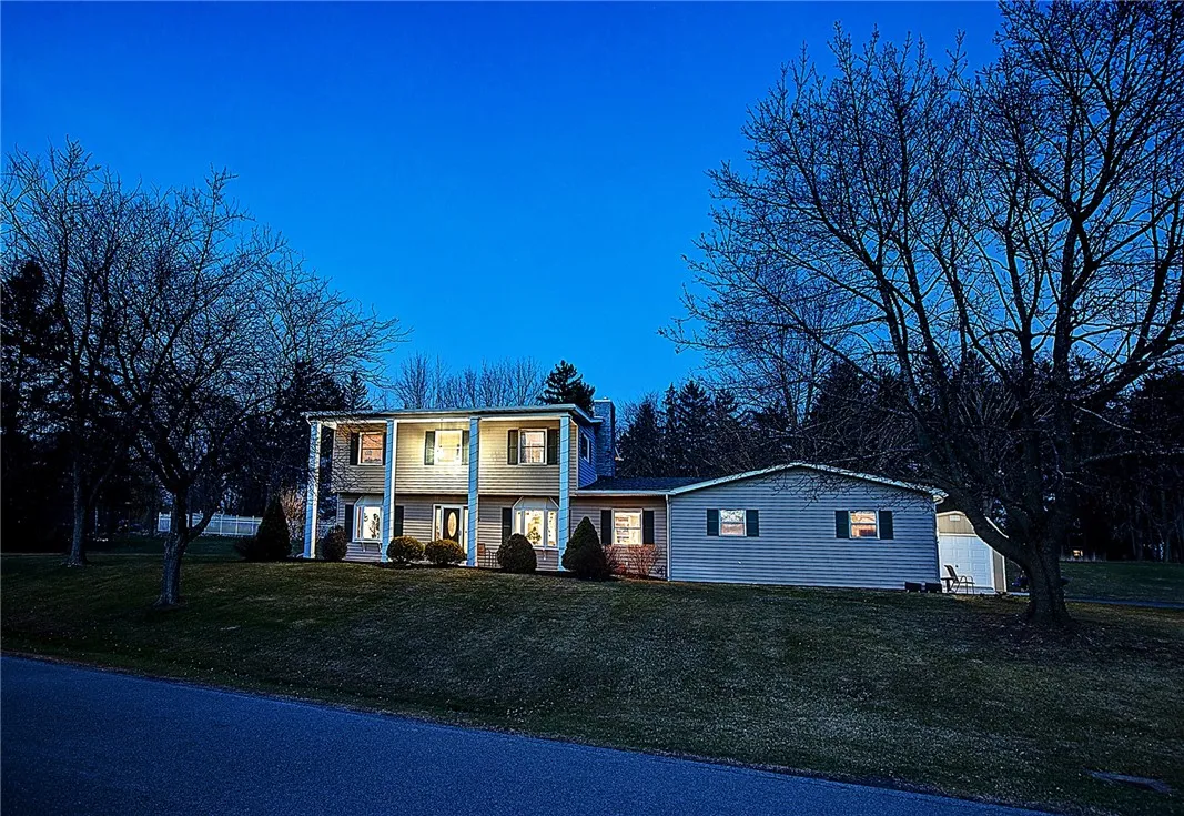 718 White Springs Drive, Geneva-town, New York 144, Geneva Town, New York 14456, 3 Bedrooms Bedrooms, 8 Rooms Rooms,2 BathroomsBathrooms,Residential,Closed,718 White Springs Drive, Geneva-town, New York 144,R1598910