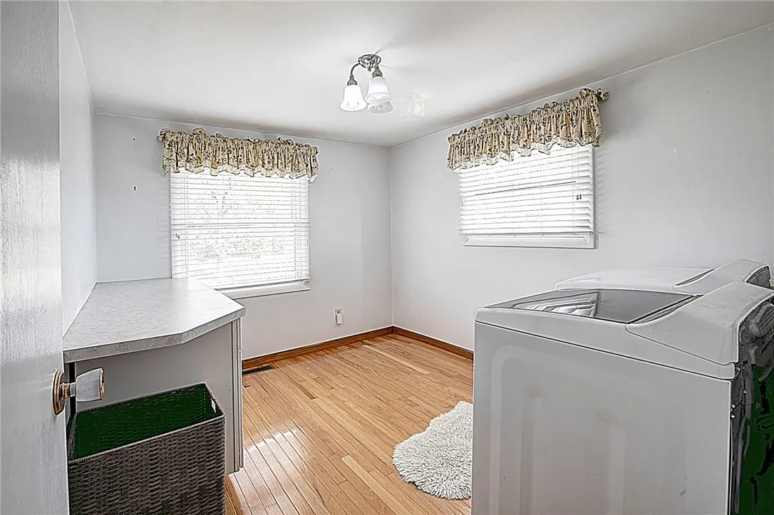 718 White Springs Drive, Geneva-town, New York 144, Geneva Town, New York 14456, 3 Bedrooms Bedrooms, 8 Rooms Rooms,2 BathroomsBathrooms,Residential,Closed,718 White Springs Drive, Geneva-town, New York 144,R1598910