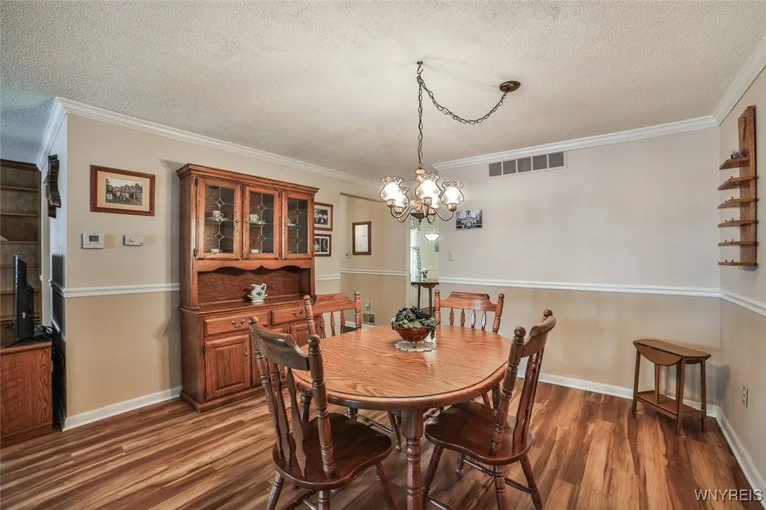 Dining Room flows right into Kitchen, Living Room and Foyer...such a great floorplan!