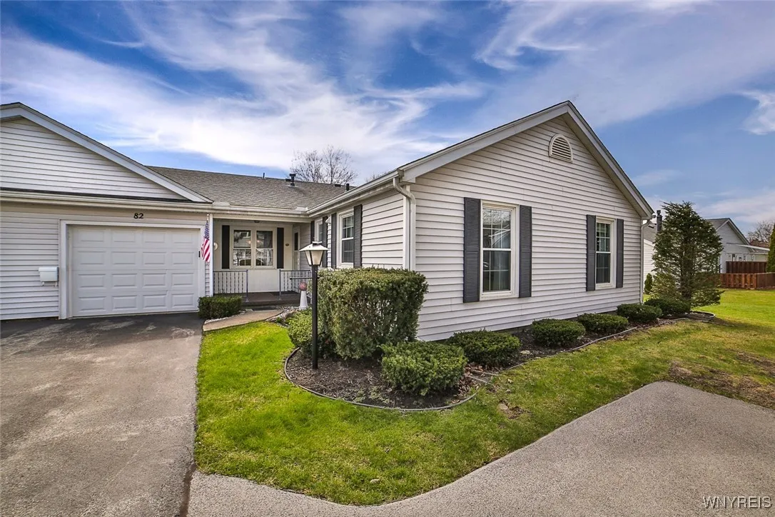 82 Stepping Stone Lane, Orchard Park, New York 141, Orchard Park, New York 14127, 2 Bedrooms Bedrooms, 7 Rooms Rooms,1 BathroomBathrooms,Residential,Closed,82 Stepping Stone Lane, Orchard Park, New York 141,0,B1598188