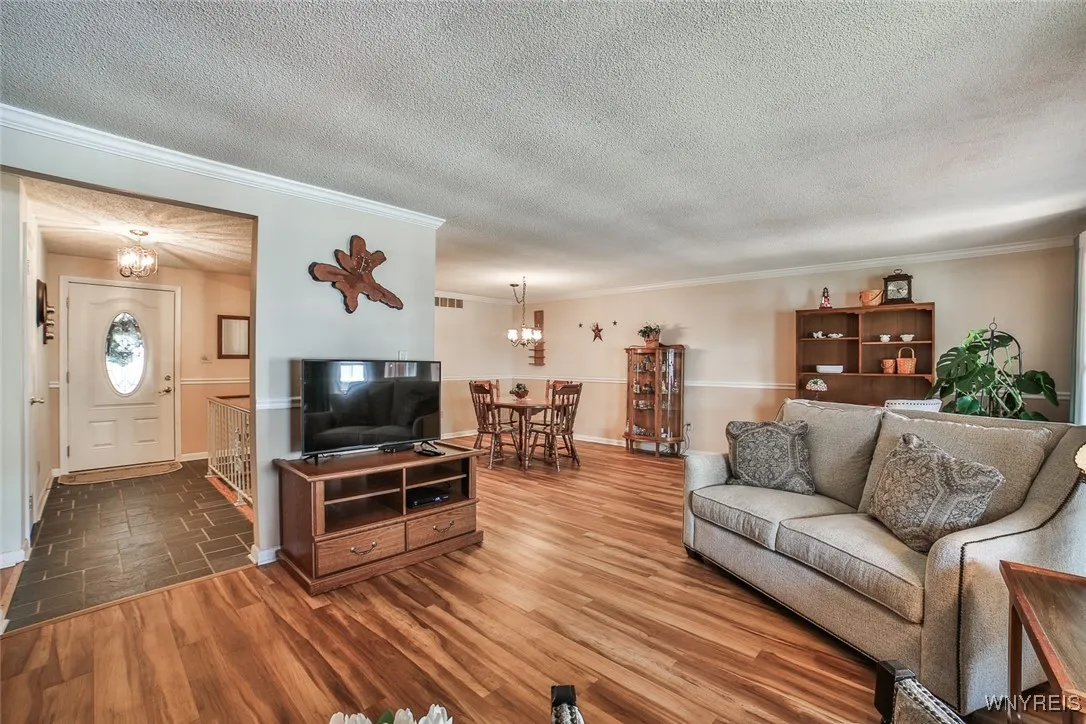 A very open and spacious floor plan makes for wonder flow and versatility of furniture placement.