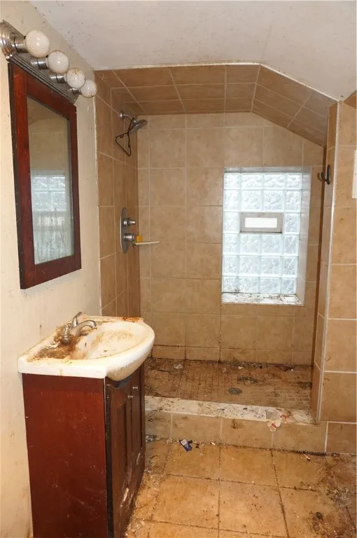 Buffalo, New York 14201, 3 Bedrooms Bedrooms, 7 Rooms Rooms,2 BathroomsBathrooms,Residential,Closed,R1599027