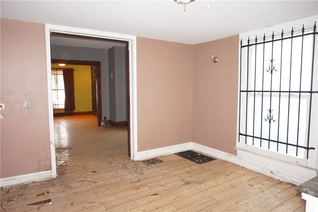 Buffalo, New York 14201, 3 Bedrooms Bedrooms, 7 Rooms Rooms,2 BathroomsBathrooms,Residential,Closed,R1599027
