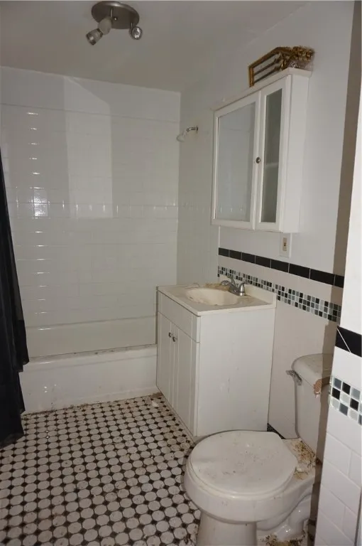 Buffalo, New York 14201, 3 Bedrooms Bedrooms, 7 Rooms Rooms,2 BathroomsBathrooms,Residential,Closed,R1599027