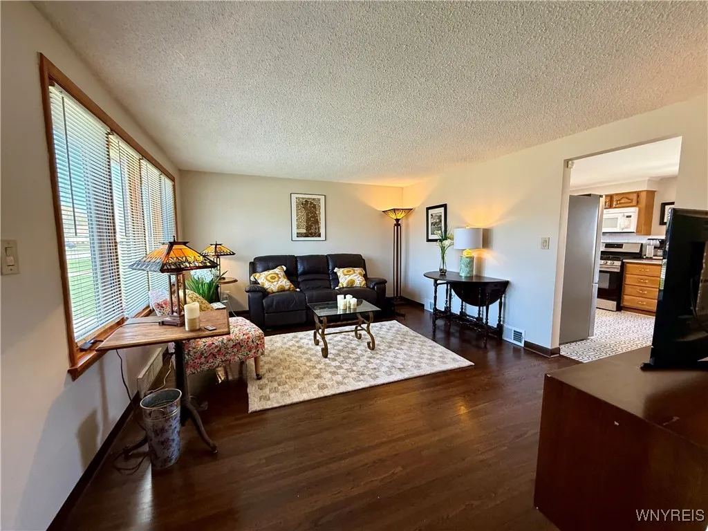 257 Ehinger Drive, West Seneca, New York 14224, West Seneca, New York 14224, 4 Bedrooms Bedrooms, 6 Rooms Rooms,1 BathroomBathrooms,Residential,Closed,257 Ehinger Drive, West Seneca, New York 14224,B1596925