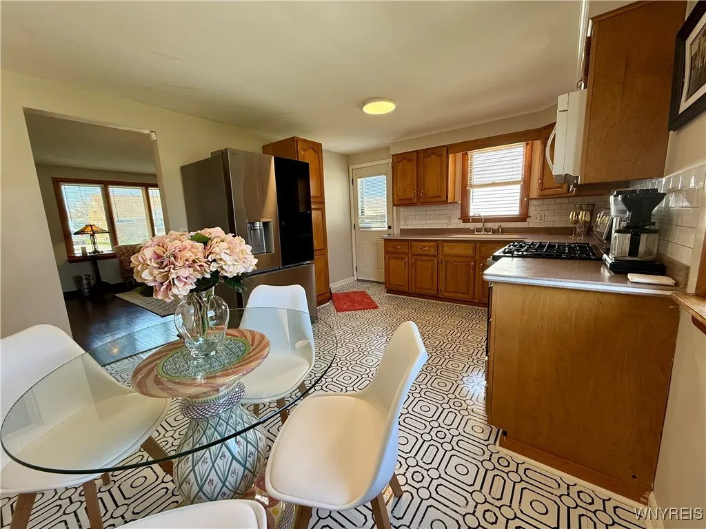 257 Ehinger Drive, West Seneca, New York 14224, West Seneca, New York 14224, 4 Bedrooms Bedrooms, 6 Rooms Rooms,1 BathroomBathrooms,Residential,Closed,257 Ehinger Drive, West Seneca, New York 14224,B1596925