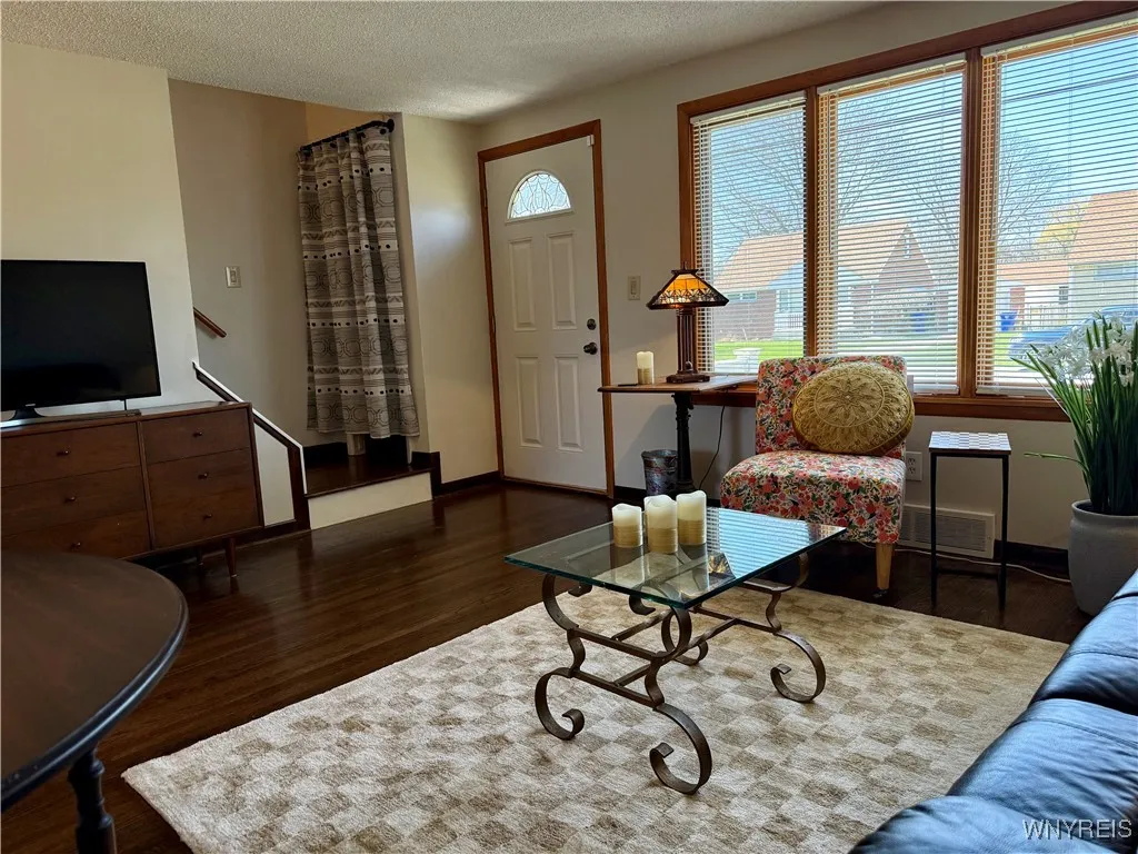 257 Ehinger Drive, West Seneca, New York 14224, West Seneca, New York 14224, 4 Bedrooms Bedrooms, 6 Rooms Rooms,1 BathroomBathrooms,Residential,Closed,257 Ehinger Drive, West Seneca, New York 14224,B1596925