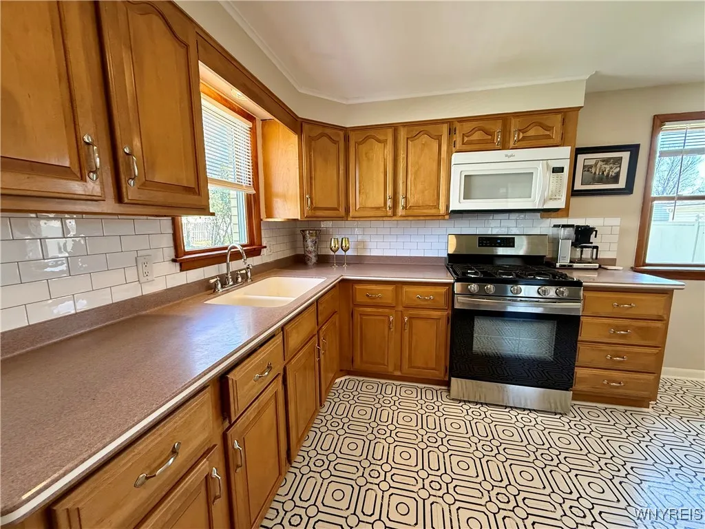 257 Ehinger Drive, West Seneca, New York 14224, West Seneca, New York 14224, 4 Bedrooms Bedrooms, 6 Rooms Rooms,1 BathroomBathrooms,Residential,Closed,257 Ehinger Drive, West Seneca, New York 14224,B1596925