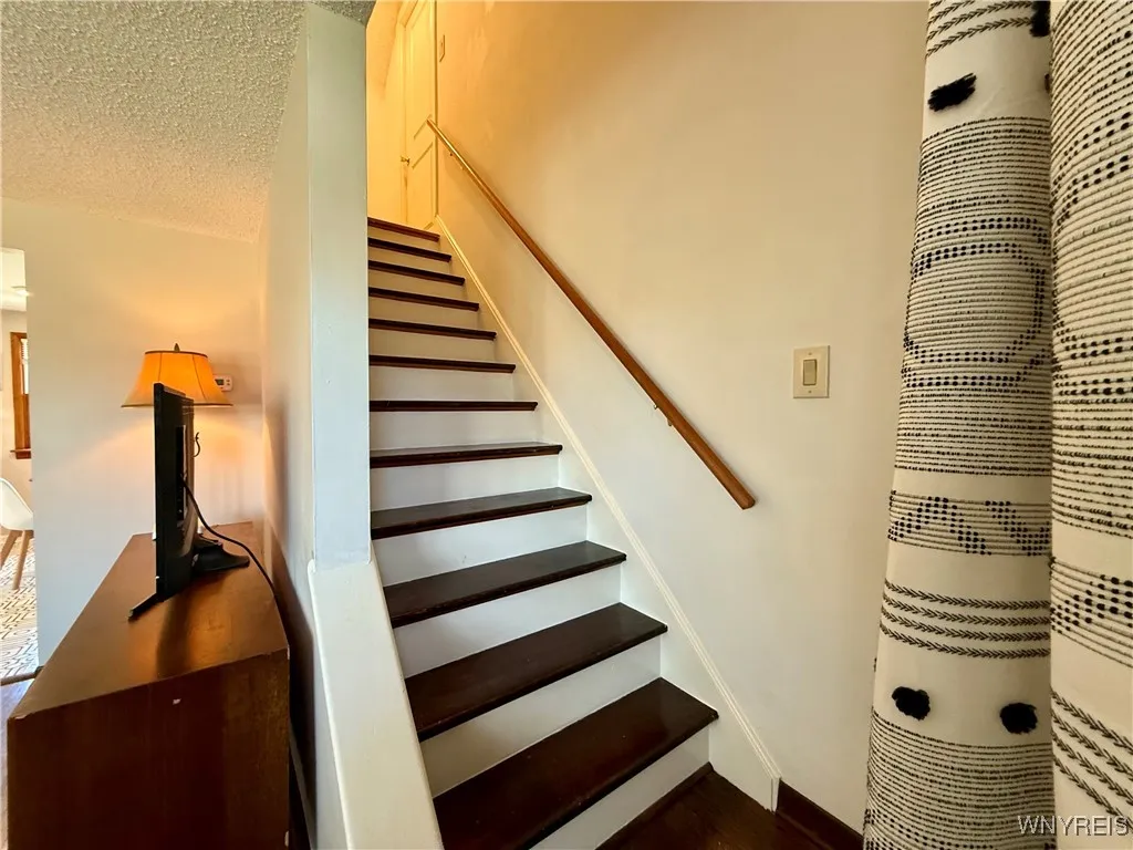 257 Ehinger Drive, West Seneca, New York 14224, West Seneca, New York 14224, 4 Bedrooms Bedrooms, 6 Rooms Rooms,1 BathroomBathrooms,Residential,Closed,257 Ehinger Drive, West Seneca, New York 14224,B1596925