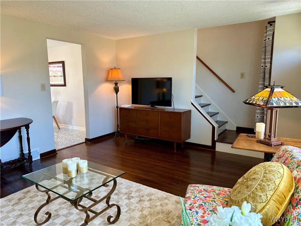 257 Ehinger Drive, West Seneca, New York 14224, West Seneca, New York 14224, 4 Bedrooms Bedrooms, 6 Rooms Rooms,1 BathroomBathrooms,Residential,Closed,257 Ehinger Drive, West Seneca, New York 14224,B1596925