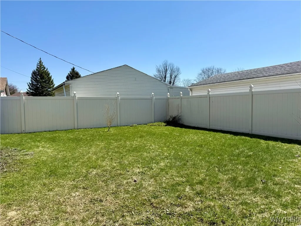 257 Ehinger Drive, West Seneca, New York 14224, West Seneca, New York 14224, 4 Bedrooms Bedrooms, 6 Rooms Rooms,1 BathroomBathrooms,Residential,Closed,257 Ehinger Drive, West Seneca, New York 14224,B1596925