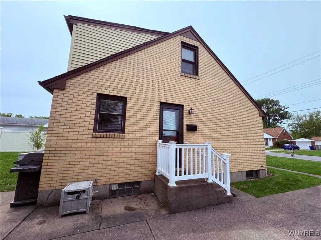 257 Ehinger Drive, West Seneca, New York 14224, West Seneca, New York 14224, 4 Bedrooms Bedrooms, 6 Rooms Rooms,1 BathroomBathrooms,Residential,Closed,257 Ehinger Drive, West Seneca, New York 14224,B1596925