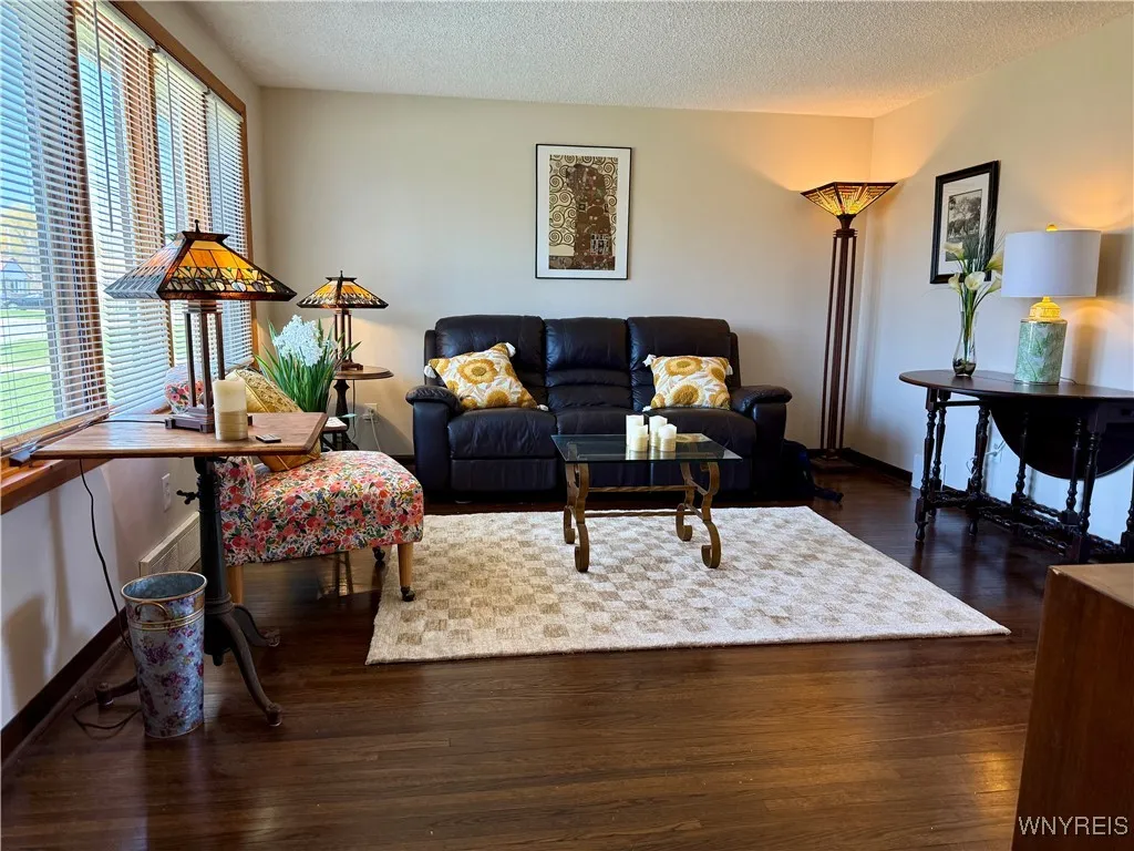 257 Ehinger Drive, West Seneca, New York 14224, West Seneca, New York 14224, 4 Bedrooms Bedrooms, 6 Rooms Rooms,1 BathroomBathrooms,Residential,Closed,257 Ehinger Drive, West Seneca, New York 14224,B1596925