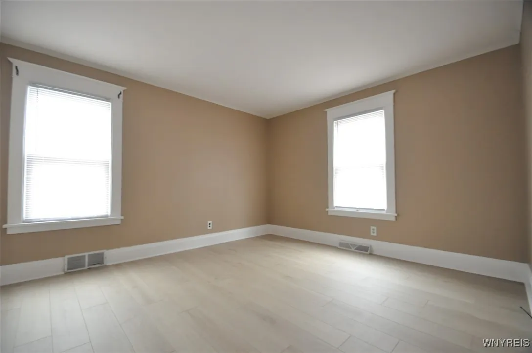 333 Getzville Road, Amherst, New York 14226, Amherst, New York 14226, 3 Bedrooms Bedrooms, 8 Rooms Rooms,1 BathroomBathrooms,Residential Lease,For Rent,333 Getzville Road, Amherst, New York 14226,B1599144