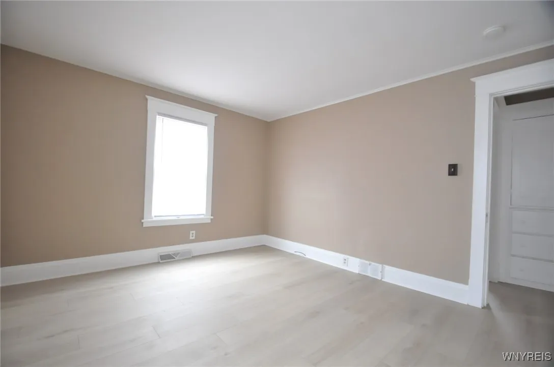 333 Getzville Road, Amherst, New York 14226, Amherst, New York 14226, 3 Bedrooms Bedrooms, 8 Rooms Rooms,1 BathroomBathrooms,Residential Lease,For Rent,333 Getzville Road, Amherst, New York 14226,B1599144