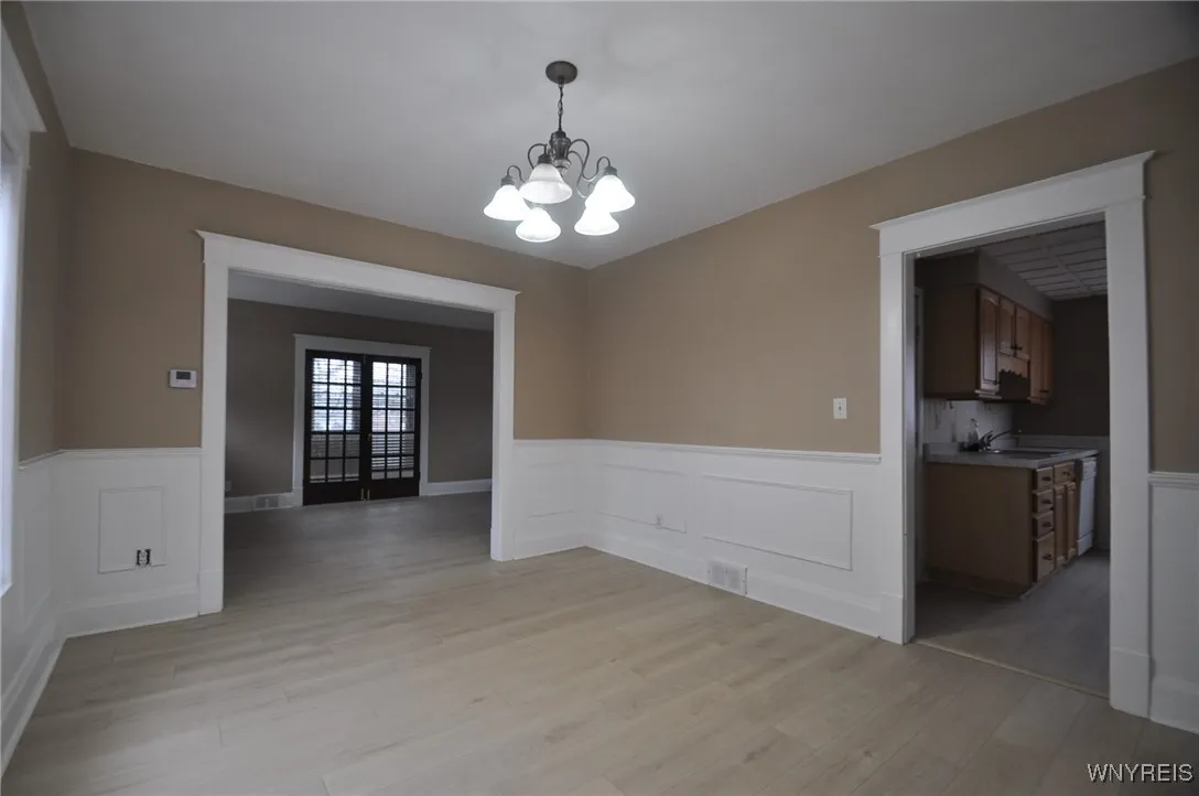 333 Getzville Road, Amherst, New York 14226, Amherst, New York 14226, 3 Bedrooms Bedrooms, 8 Rooms Rooms,1 BathroomBathrooms,Residential Lease,For Rent,333 Getzville Road, Amherst, New York 14226,B1599144