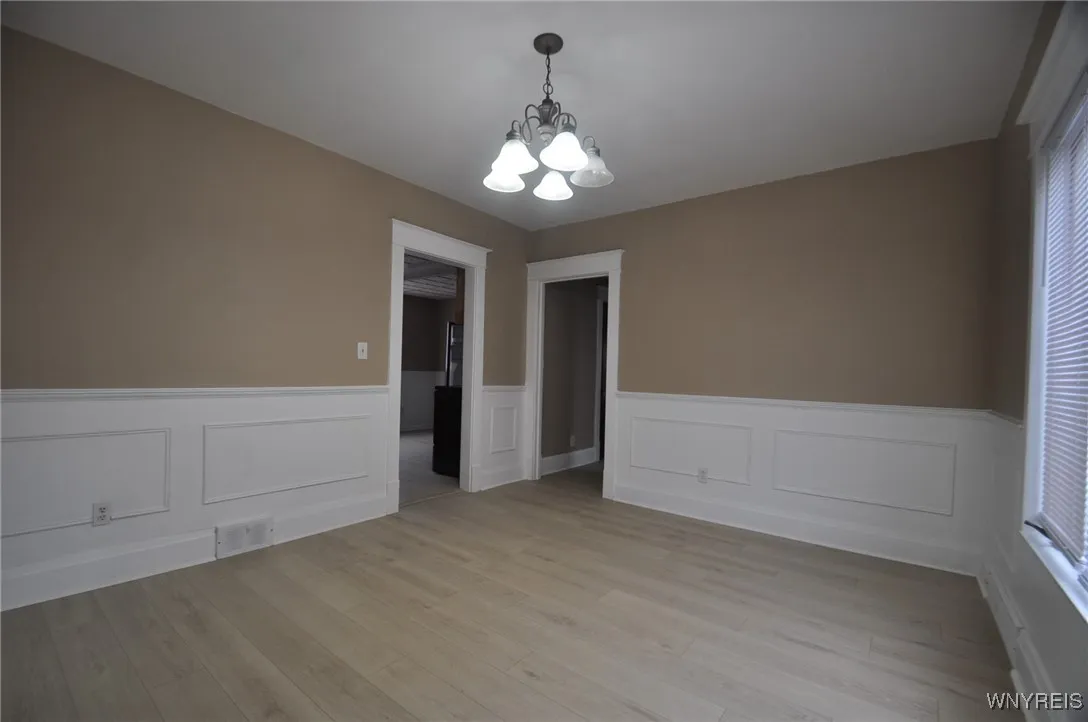 333 Getzville Road, Amherst, New York 14226, Amherst, New York 14226, 3 Bedrooms Bedrooms, 8 Rooms Rooms,1 BathroomBathrooms,Residential Lease,For Rent,333 Getzville Road, Amherst, New York 14226,B1599144