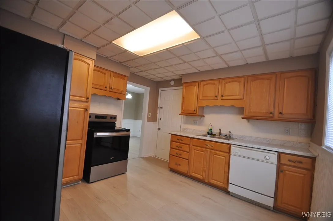333 Getzville Road, Amherst, New York 14226, Amherst, New York 14226, 3 Bedrooms Bedrooms, 8 Rooms Rooms,1 BathroomBathrooms,Residential Lease,For Rent,333 Getzville Road, Amherst, New York 14226,B1599144