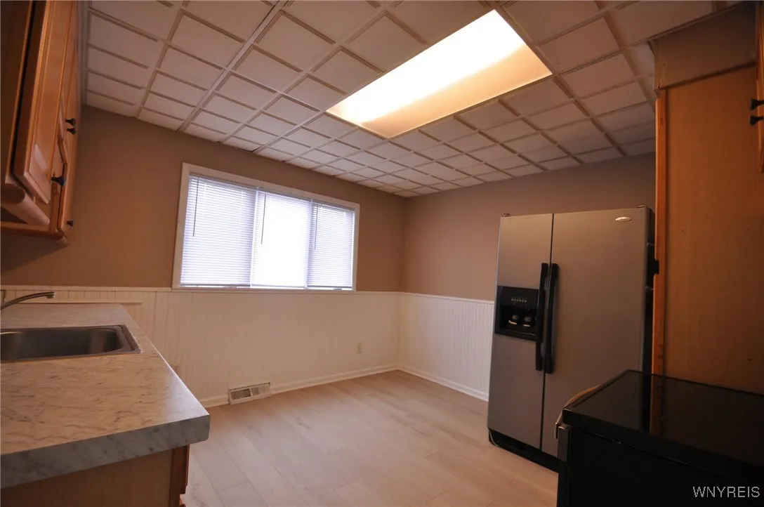 333 Getzville Road, Amherst, New York 14226, Amherst, New York 14226, 3 Bedrooms Bedrooms, 8 Rooms Rooms,1 BathroomBathrooms,Residential Lease,For Rent,333 Getzville Road, Amherst, New York 14226,B1599144