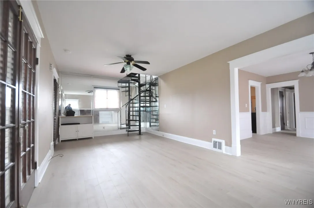 333 Getzville Road, Amherst, New York 14226, Amherst, New York 14226, 3 Bedrooms Bedrooms, 8 Rooms Rooms,1 BathroomBathrooms,Residential Lease,For Rent,333 Getzville Road, Amherst, New York 14226,B1599144