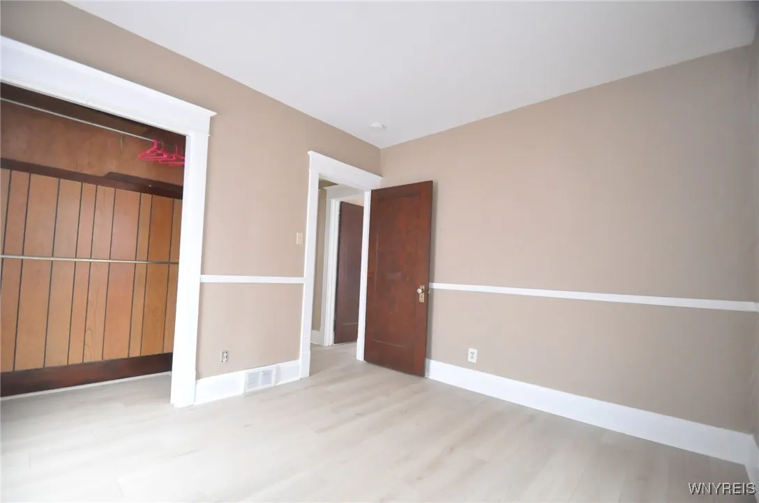 333 Getzville Road, Amherst, New York 14226, Amherst, New York 14226, 3 Bedrooms Bedrooms, 8 Rooms Rooms,1 BathroomBathrooms,Residential Lease,For Rent,333 Getzville Road, Amherst, New York 14226,B1599144