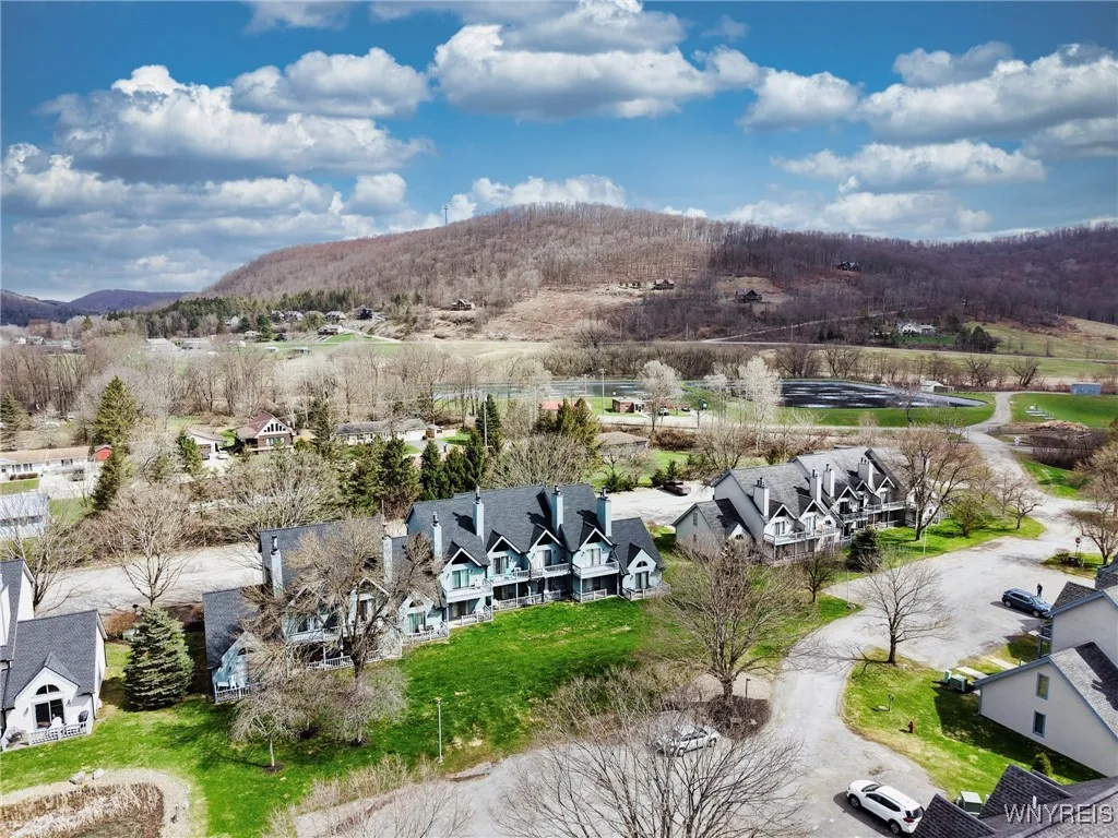 76 Wildflower, Ellicottville, New York 14731, Ellicottville, New York 14731, 1 Bedroom Bedrooms, 4 Rooms Rooms,1 BathroomBathrooms,Residential,For Sale,76 Wildflower, Ellicottville, New York 14731,0,B1598810