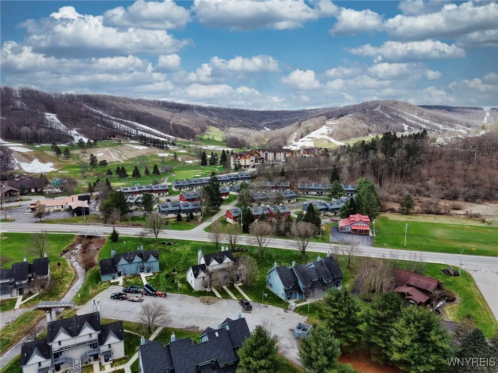 76 Wildflower, Ellicottville, New York 14731, Ellicottville, New York 14731, 1 Bedroom Bedrooms, 4 Rooms Rooms,1 BathroomBathrooms,Residential,For Sale,76 Wildflower, Ellicottville, New York 14731,0,B1598810