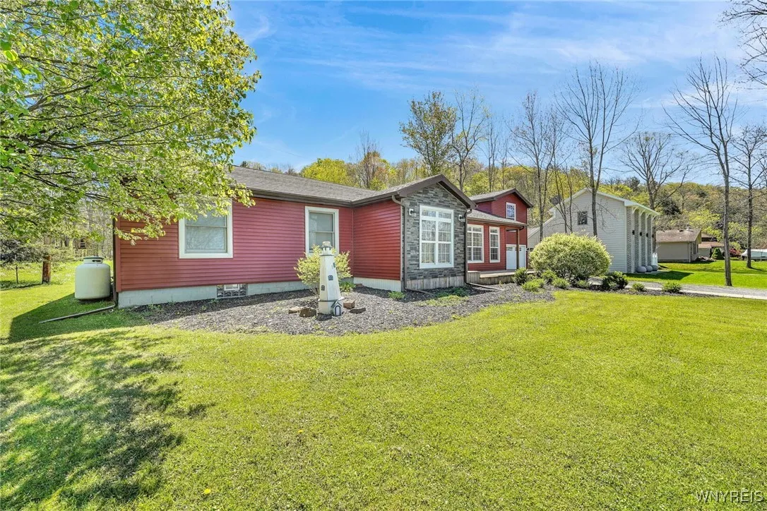 8225 Parkside Drive, Rushford, New York 14717, Rushford, New York 14717, 3 Bedrooms Bedrooms, 7 Rooms Rooms,2 BathroomsBathrooms,Residential,Closed,8225 Parkside Drive, Rushford, New York 14717,B1599073