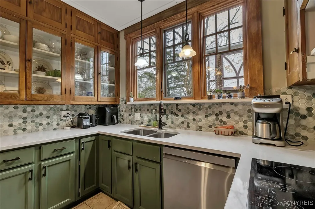54 High Park Boulevard, Amherst, New York 14226, Amherst, New York 14226, 5 Bedrooms Bedrooms, 11 Rooms Rooms,2 BathroomsBathrooms,Residential,Closed,54 High Park Boulevard, Amherst, New York 14226,0,B1599123