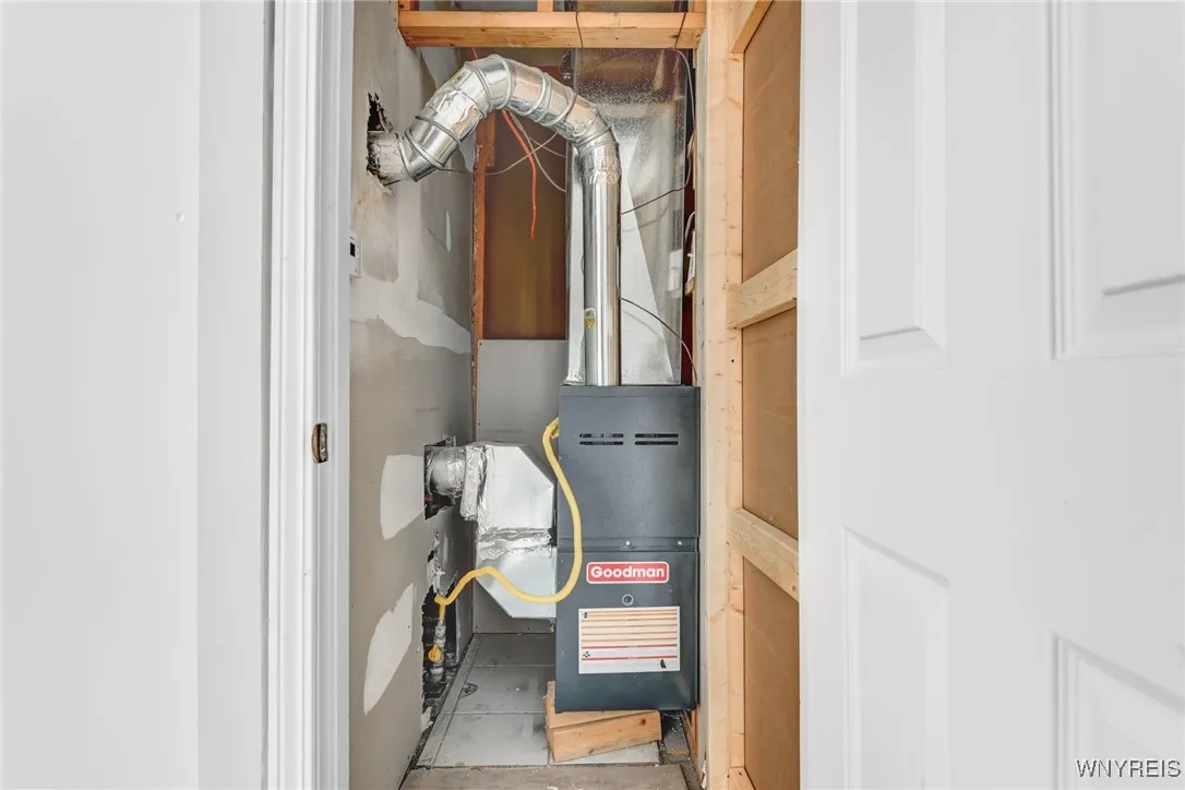 109 Harlem Road, West Seneca, New York 14224, West Seneca, New York 14224, 4 Bedrooms Bedrooms, ,2 BathroomsBathrooms,Residential,Closed,109 Harlem Road, West Seneca, New York 14224,0,B1599280