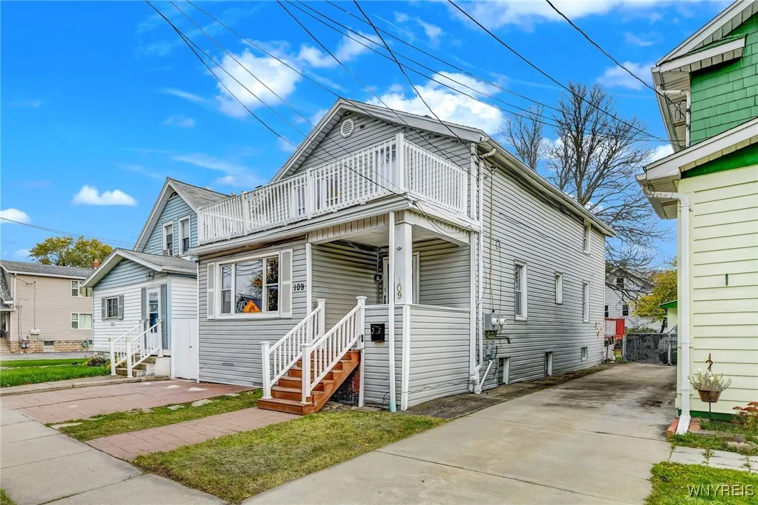 109 Harlem Road, West Seneca, New York 14224, West Seneca, New York 14224, 4 Bedrooms Bedrooms, ,2 BathroomsBathrooms,Residential,Closed,109 Harlem Road, West Seneca, New York 14224,0,B1599280