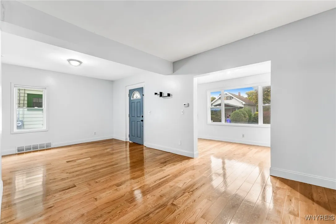 109 Harlem Road, West Seneca, New York 14224, West Seneca, New York 14224, 4 Bedrooms Bedrooms, ,2 BathroomsBathrooms,Residential,Closed,109 Harlem Road, West Seneca, New York 14224,0,B1599280