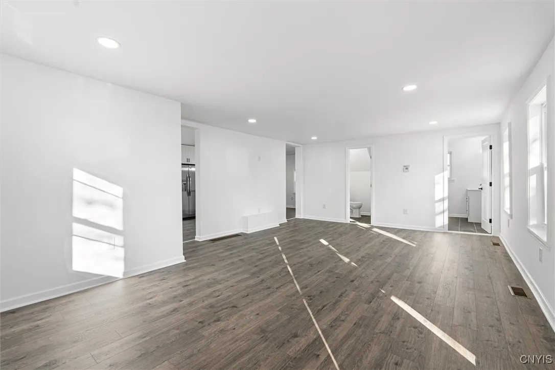 53 Owasco Street, Auburn, New York 13021, Auburn, New York 13021, 3 Bedrooms Bedrooms, 5 Rooms Rooms,1 BathroomBathrooms,Residential,For Sale,53 Owasco Street, Auburn, New York 13021,0,S1598560