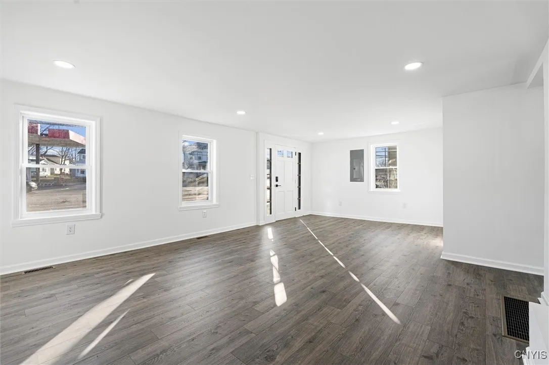 53 Owasco Street, Auburn, New York 13021, Auburn, New York 13021, 3 Bedrooms Bedrooms, 5 Rooms Rooms,1 BathroomBathrooms,Residential,For Sale,53 Owasco Street, Auburn, New York 13021,0,S1598560