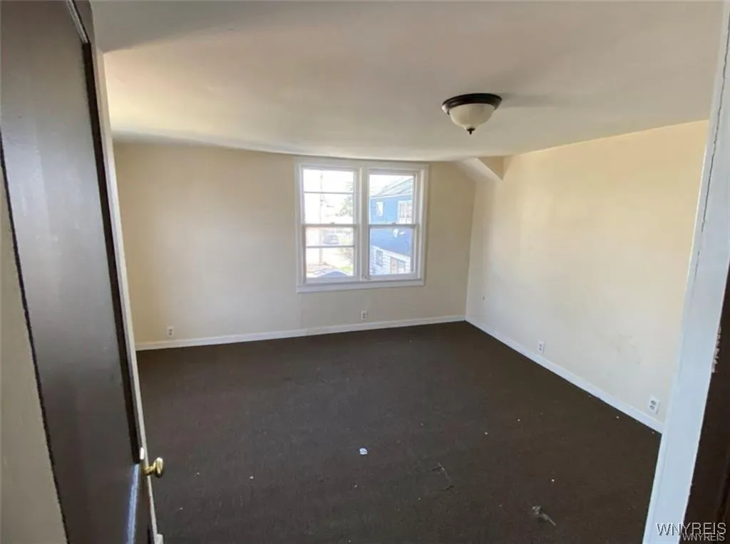 2405 Michigan Avenue, Niagara Falls, New York 1430, Niagara Falls, New York 14305, 2 Bedrooms Bedrooms, 6 Rooms Rooms,1 BathroomBathrooms,Residential,For Sale,2405 Michigan Avenue, Niagara Falls, New York 1430,B1599158