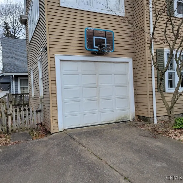 15 Brookline Drive, Utica, New York 13501, Utica, New York 13501, 3 Bedrooms Bedrooms, 7 Rooms Rooms,1 BathroomBathrooms,Residential,Closed,15 Brookline Drive, Utica, New York 13501,0,S1599347