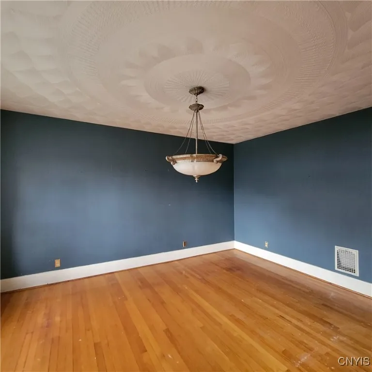 15 Brookline Drive, Utica, New York 13501, Utica, New York 13501, 3 Bedrooms Bedrooms, 7 Rooms Rooms,1 BathroomBathrooms,Residential,Closed,15 Brookline Drive, Utica, New York 13501,0,S1599347