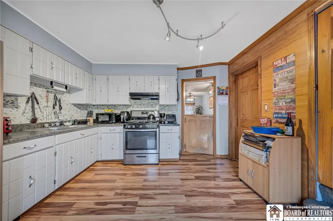 436 Baynes Street, Buffalo, New York 14213, Buffalo, New York 14213, 3 Bedrooms Bedrooms, 7 Rooms Rooms,2 BathroomsBathrooms,Residential,For Sale,436 Baynes Street, Buffalo, New York 14213,R1599459