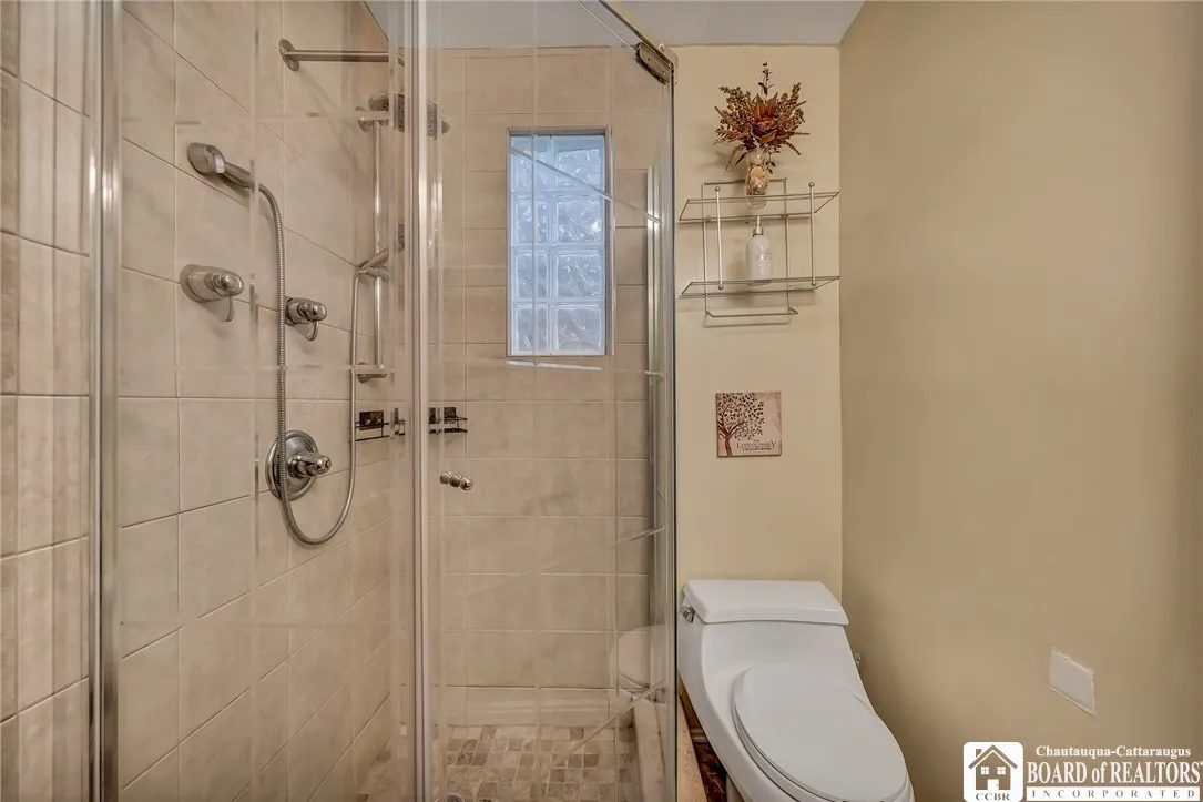 436 Baynes Street, Buffalo, New York 14213, Buffalo, New York 14213, 3 Bedrooms Bedrooms, 7 Rooms Rooms,2 BathroomsBathrooms,Residential,For Sale,436 Baynes Street, Buffalo, New York 14213,R1599459