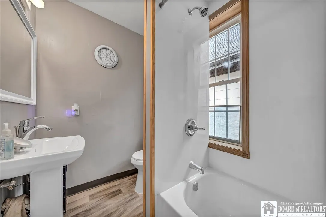 436 Baynes Street, Buffalo, New York 14213, Buffalo, New York 14213, 3 Bedrooms Bedrooms, 7 Rooms Rooms,2 BathroomsBathrooms,Residential,For Sale,436 Baynes Street, Buffalo, New York 14213,R1599459