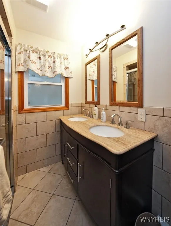 4796 Mount Vernon Boulevard, Hamburg, New York 140, Hamburg, New York 14075, 3 Bedrooms Bedrooms, 6 Rooms Rooms,1 BathroomBathrooms,Residential,Closed,4796 Mount Vernon Boulevard, Hamburg, New York 140,0,B1598371